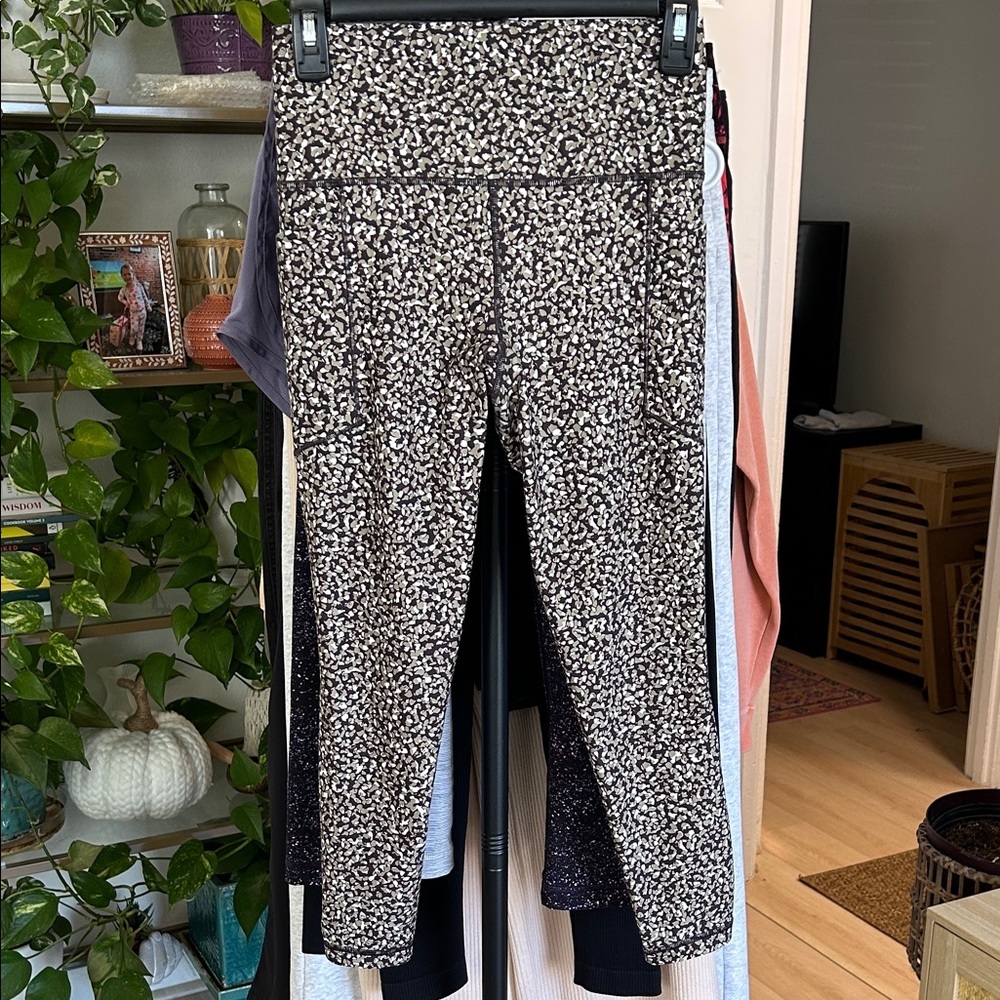 Athleta Leggings. Size Small. 24” inseam.